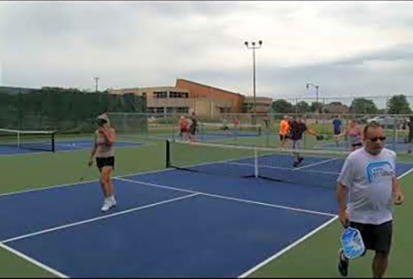 4.0 July fourth Beloit Pickleball tournament pool play GX011441