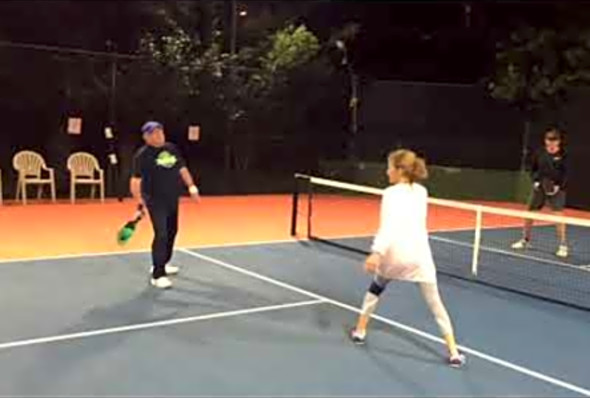 THE CLUB WAS HOPPING DURING FRIDAY NIGHT&#039;S #PICKLEBALL OPEN PLAY! PADDLE UP!