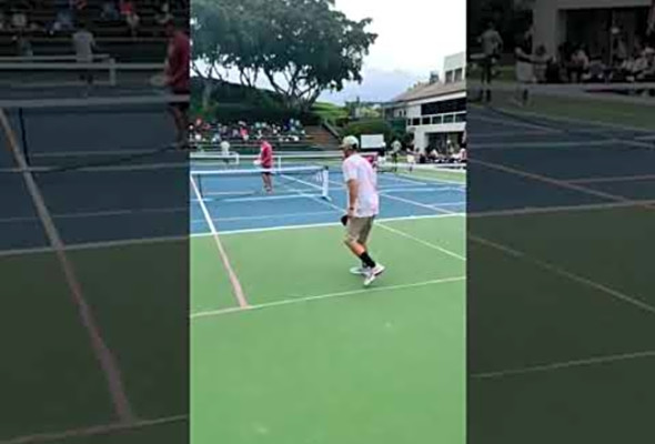 Lamaur with the huge pickleball serve! #jumping #pickleball #TeasePickleball