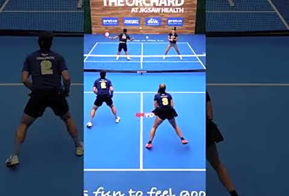 An aggressive overhead smash #pickleball #pickleballislife #pickleballhighlights