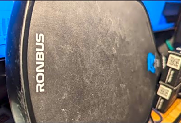 Cleaning My Ronbus R1.16 Pickleball Paddle Using A CRBN Paddle Eraser