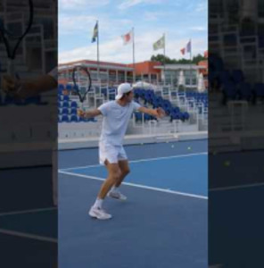 This one mistake could cost you the match! #tennis #tenniscoach #tennist...