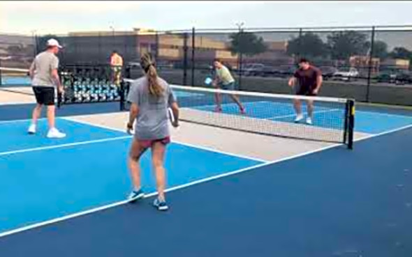 MIC&#039;D UP Pickleball Doubles Rally Scoring - 3.0&#039;s vs 3.5/4.0 - Game to 15 - Jose/J-Rod vs Lauren/Max