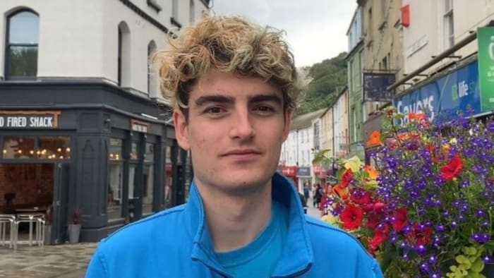 Recent University Grad Becomes World’s First Elected Non-Binary Mayor