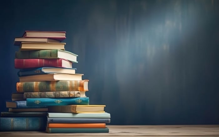 Woman combats censorship of LGBTQ+ literature by shipping queer books to red U.S.A. states