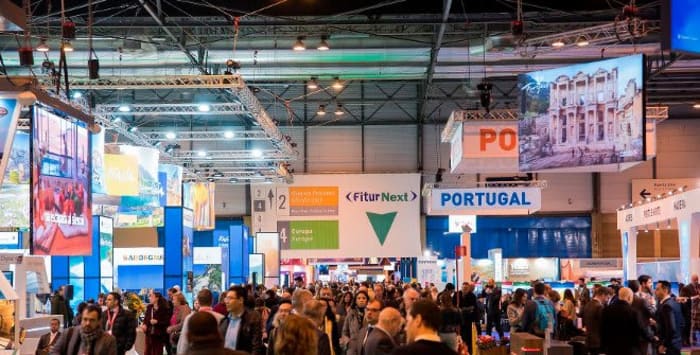 FITUR GAY (LGBT +)