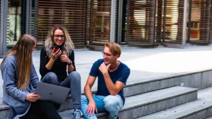 Webinar solidario It Gets Better: Cómo crear un espacio inclusivo en el trabajo (idioma: español)