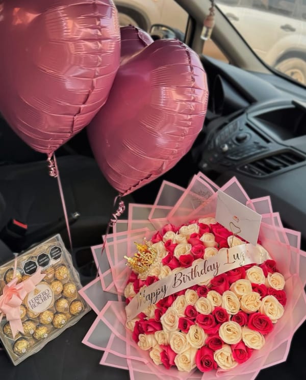 Rosas Globos y chocolates