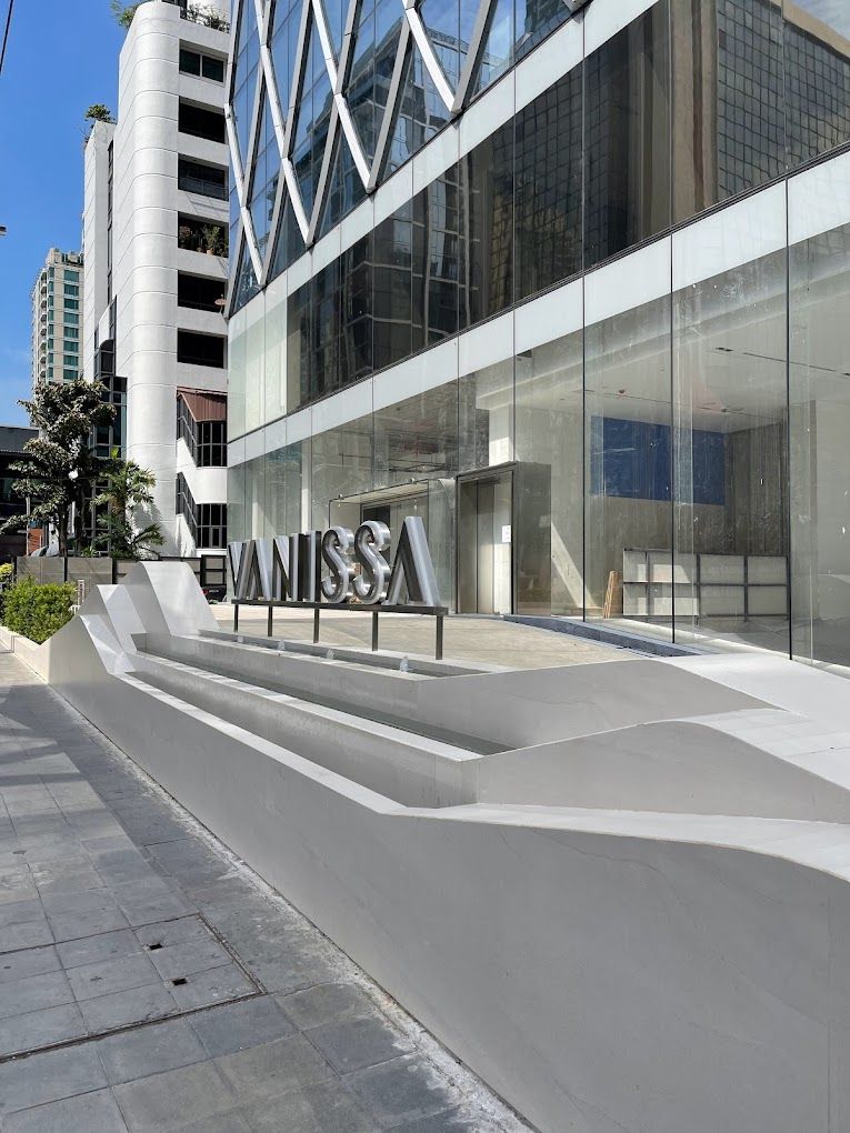vanissa-building-1.jpg
