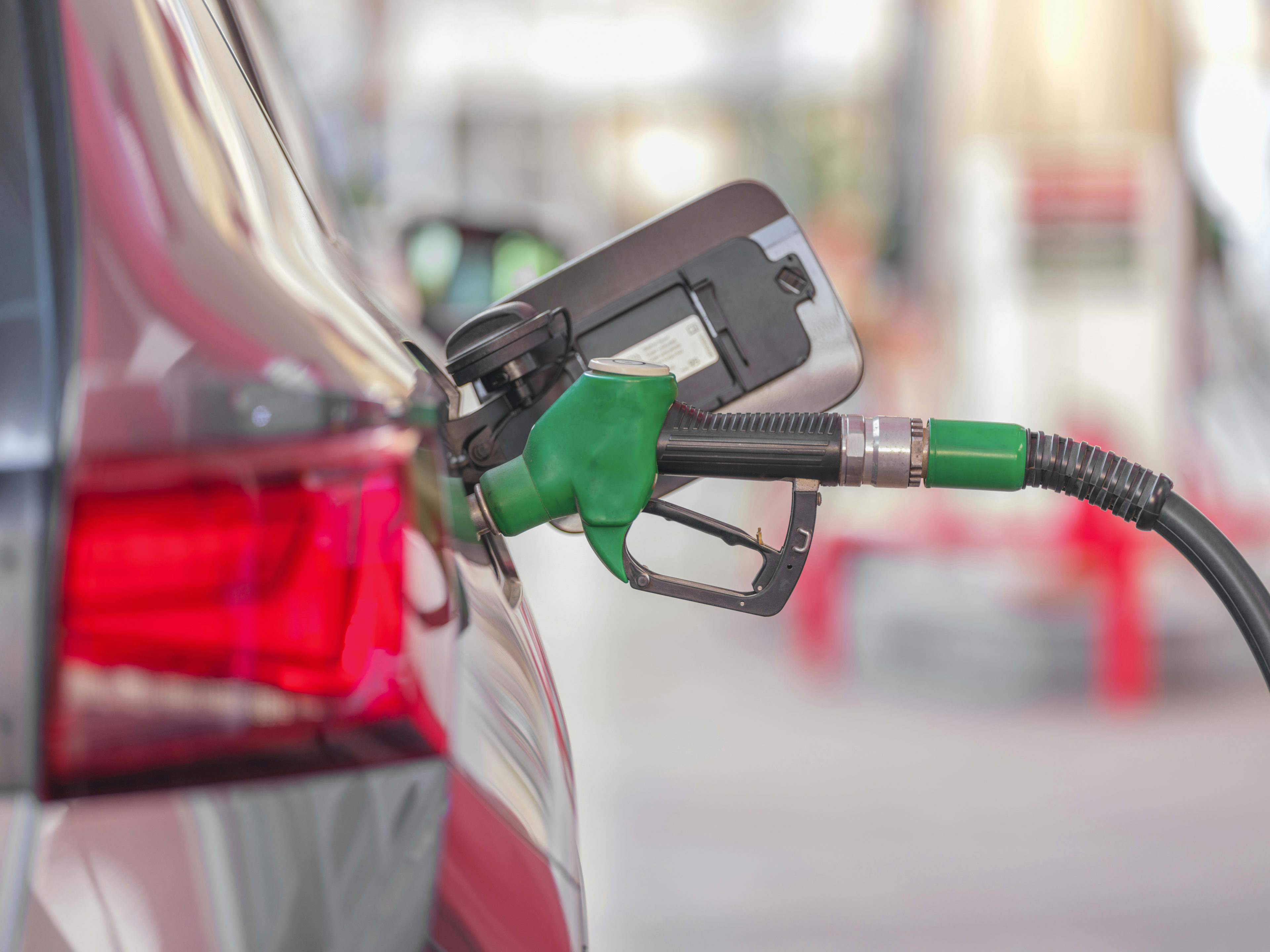 Roadside fuel delivery at a gas station