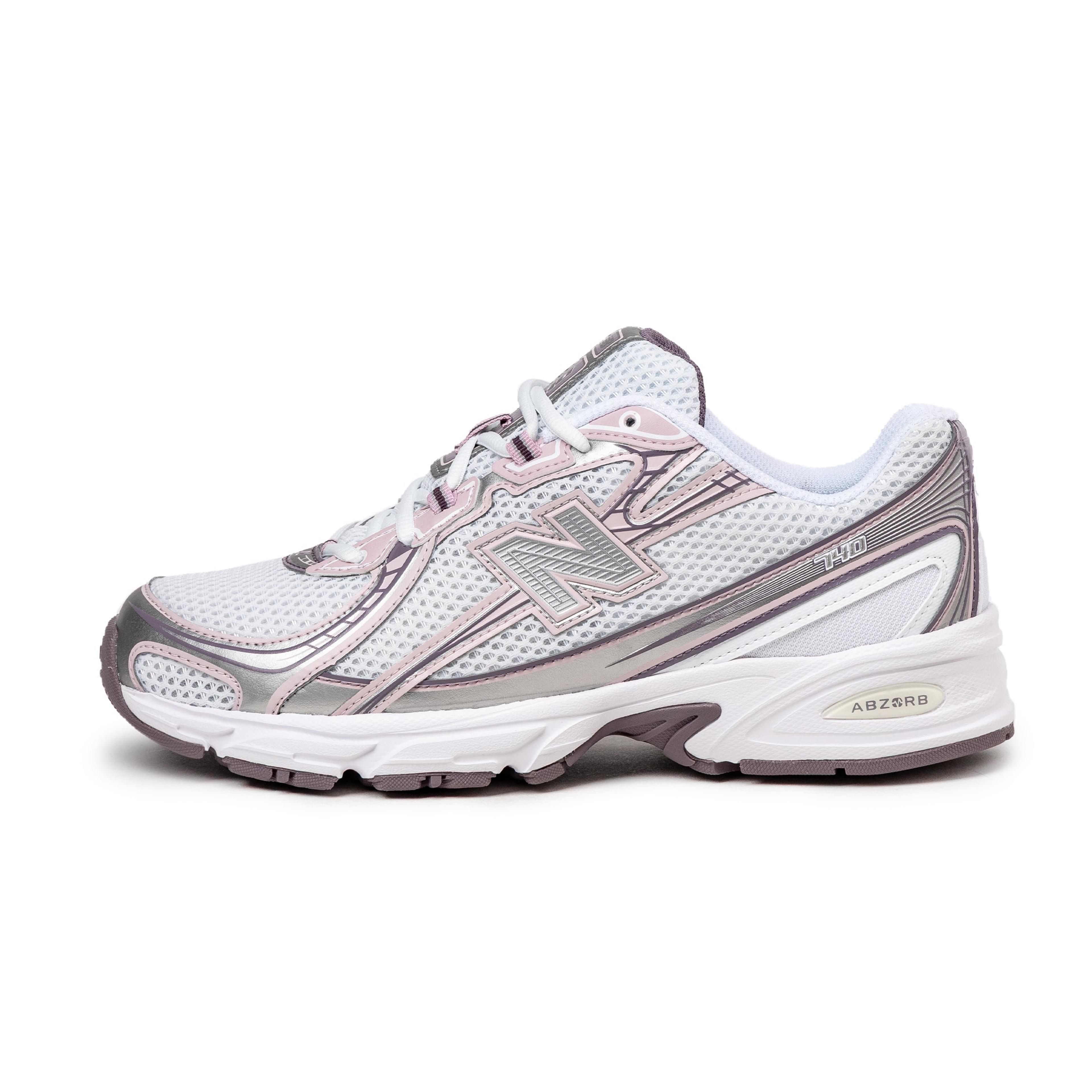 New Balance 740
