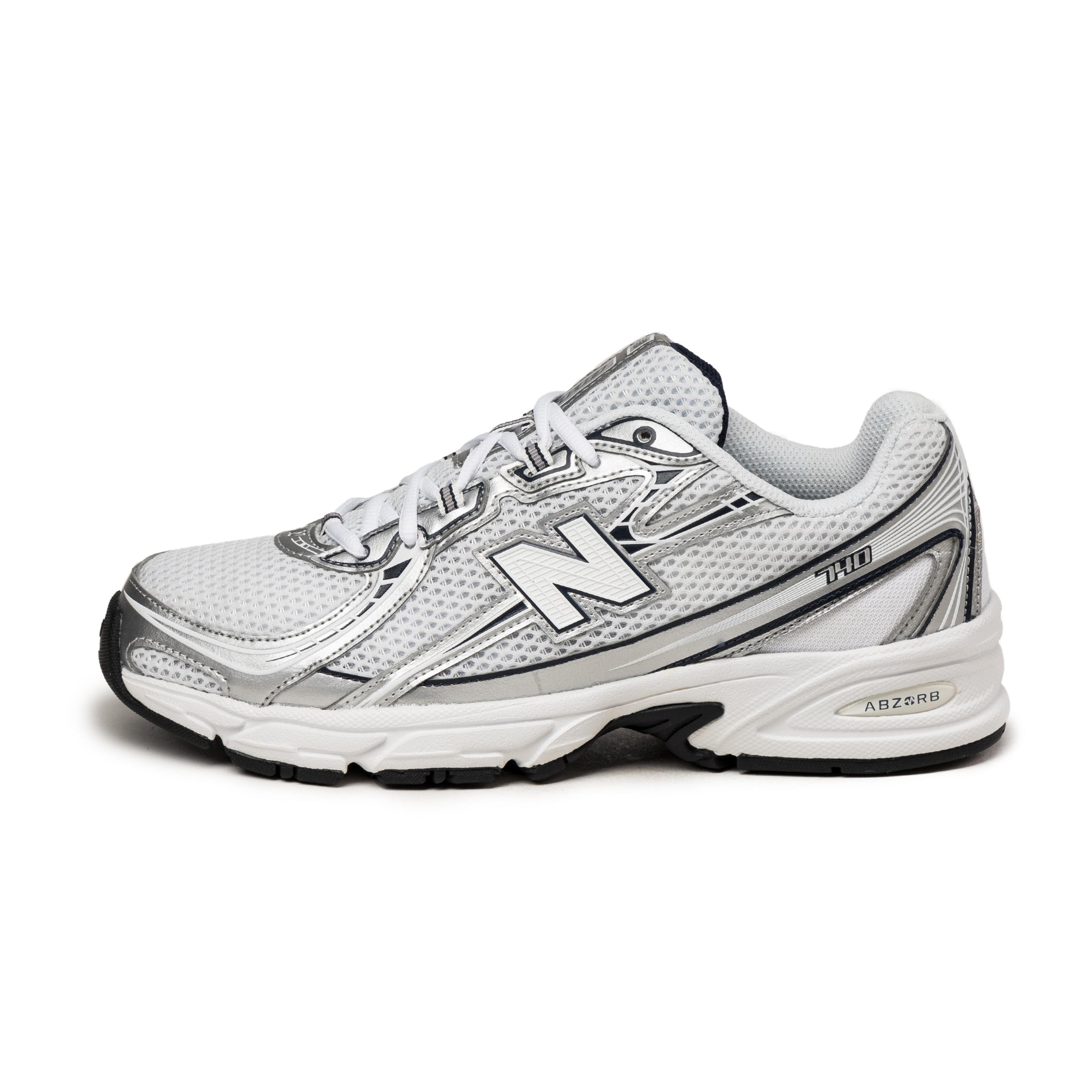 New Balance 740