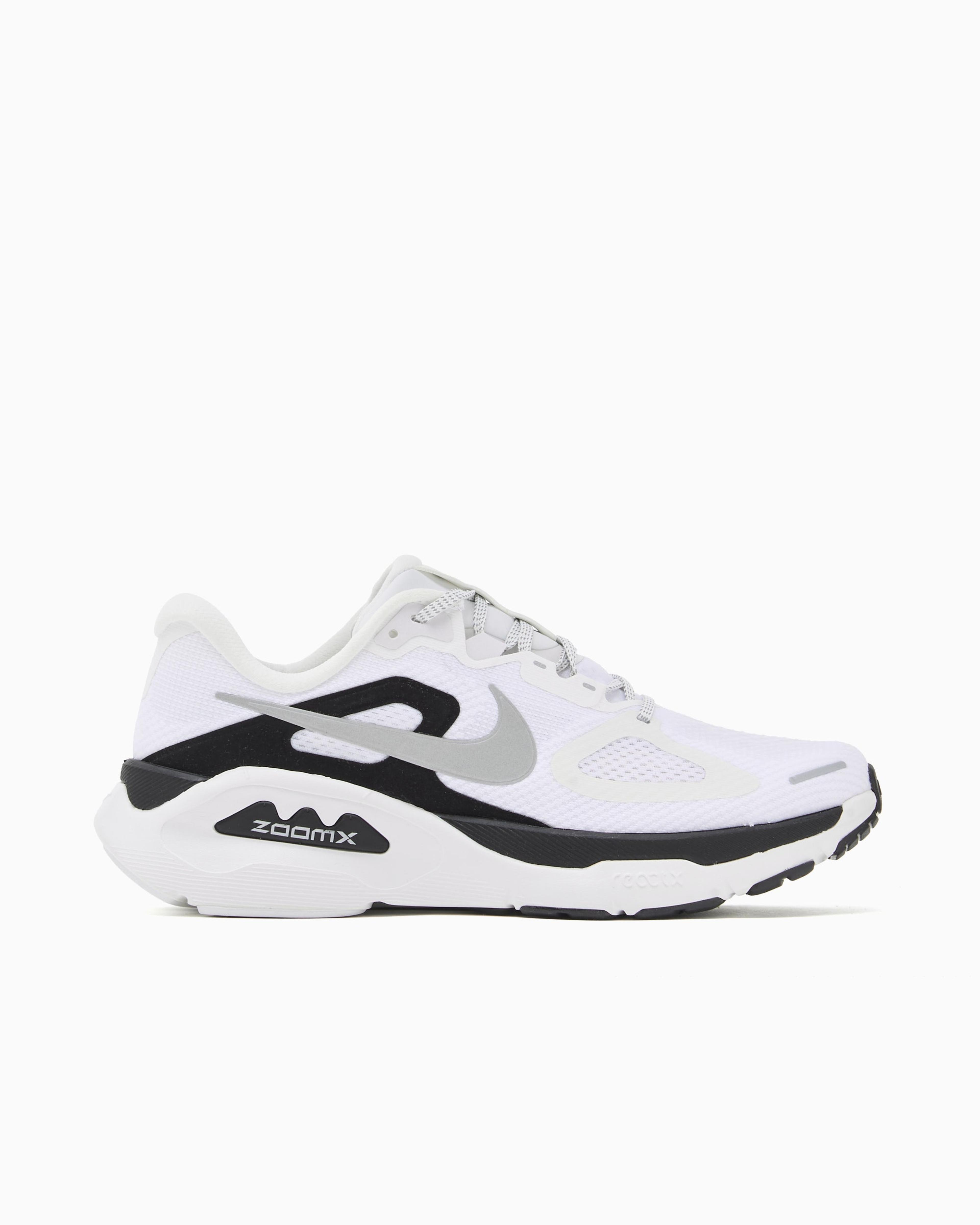 Nike Structure Plus