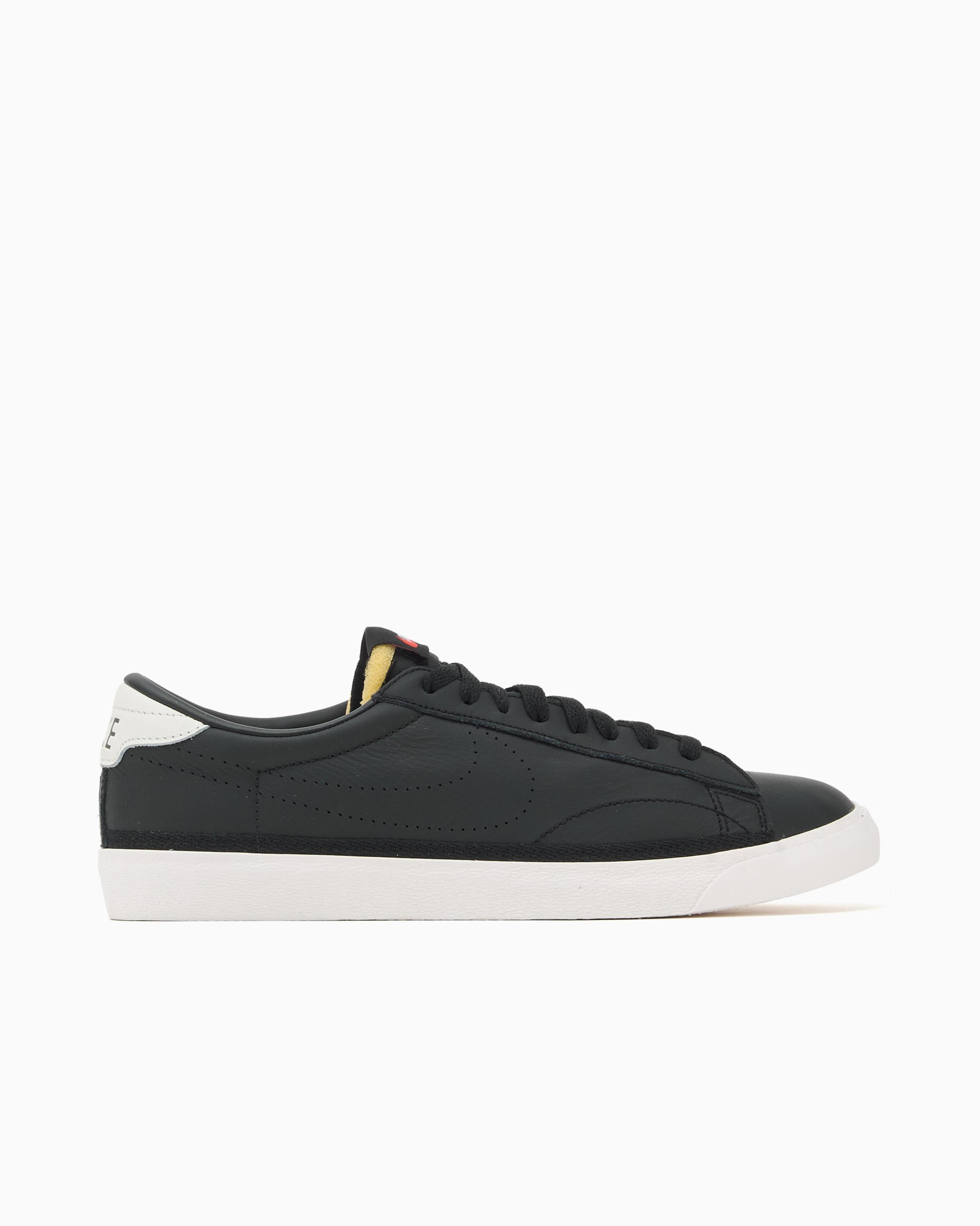 Nike Tennis Classic AC
