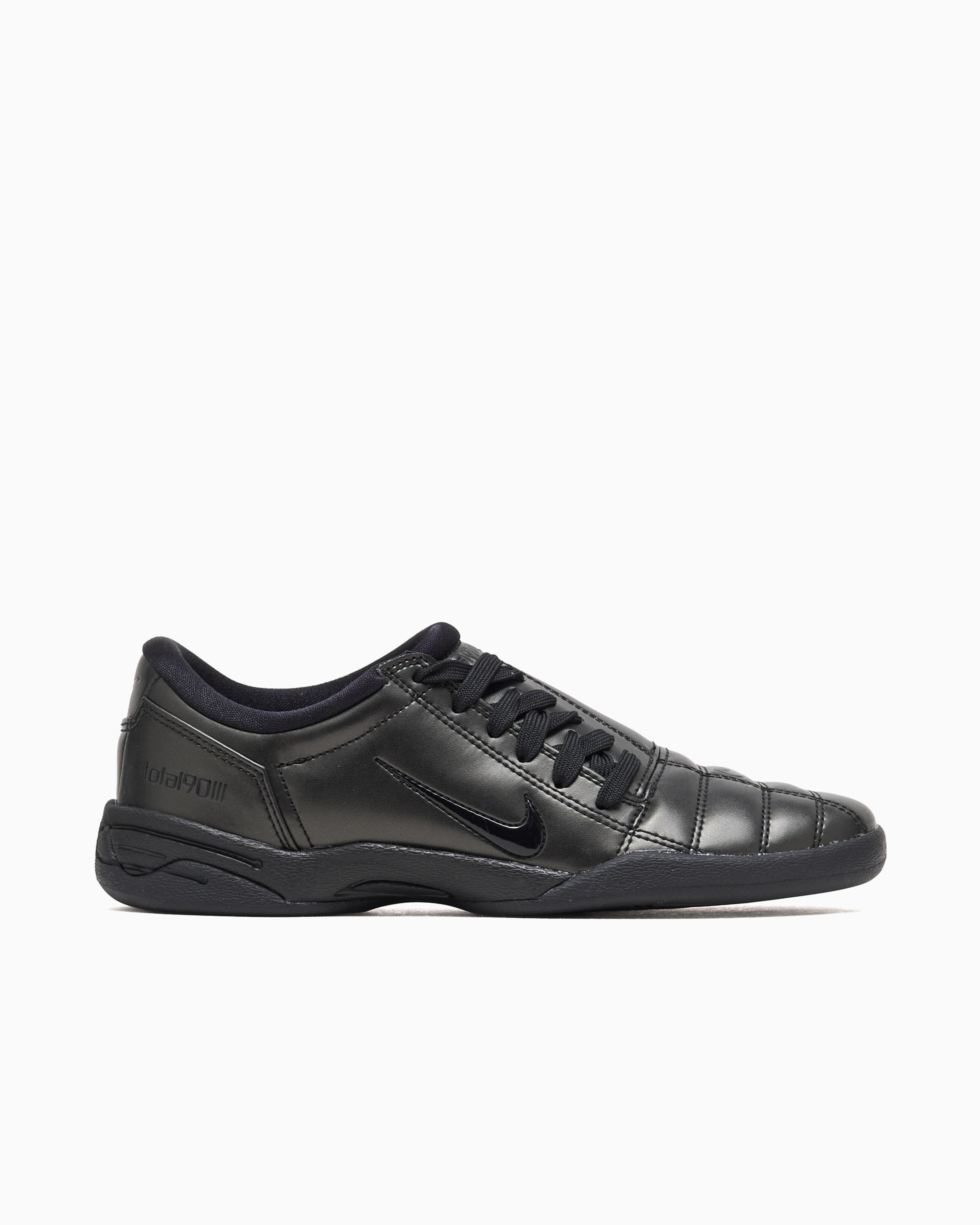Nike Women's Total 90