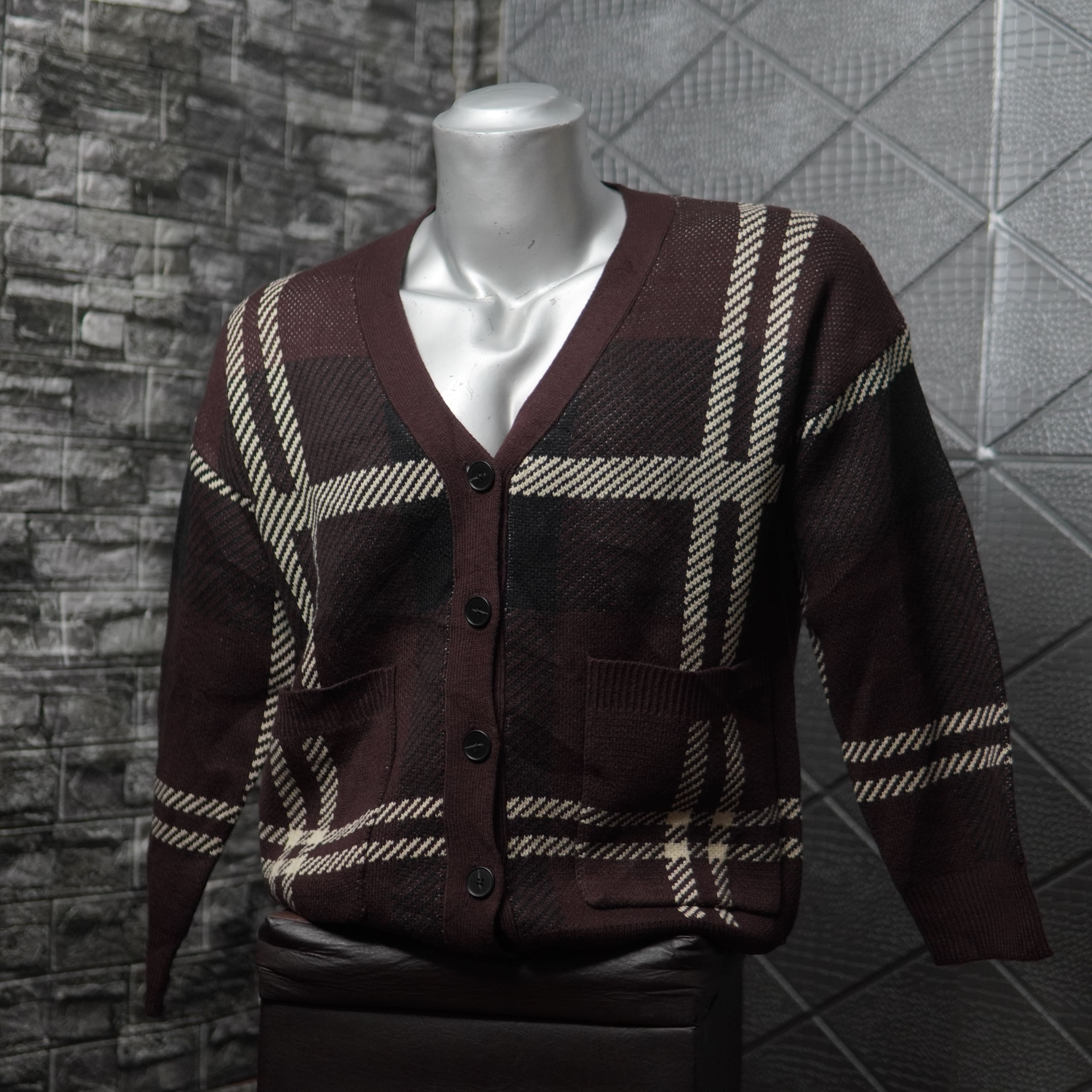 🟡 Cárdigan con patrón de cuadros "Old School" Café - Talla XL