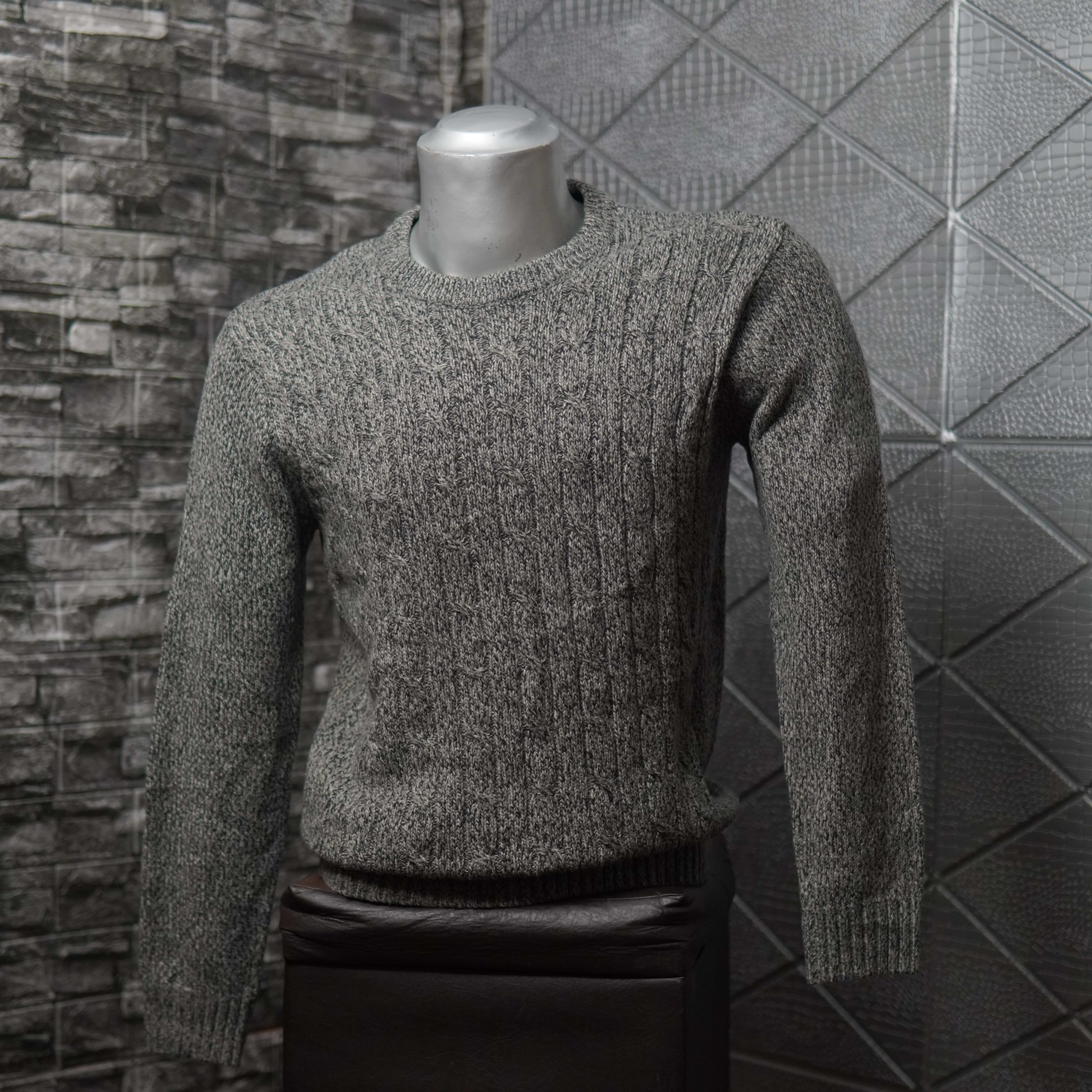 🟡 Suéter marmoleado con trenzado frontal Gris - Talla L