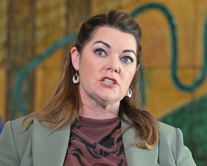 Australia al Borde del Abismo de la IA: Un Análisis Profundo de la Advertencia de los Senadores