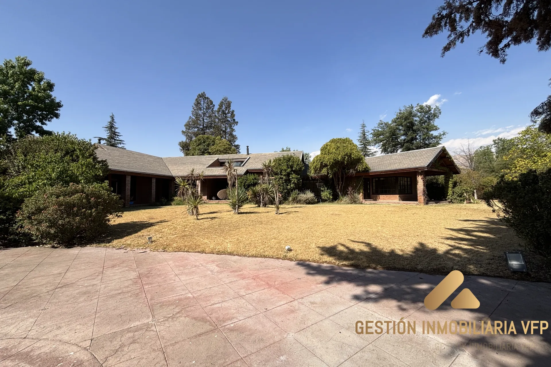 Casa En Venta En Chicureo Central 674M2 en Parcela de 5.000 m2