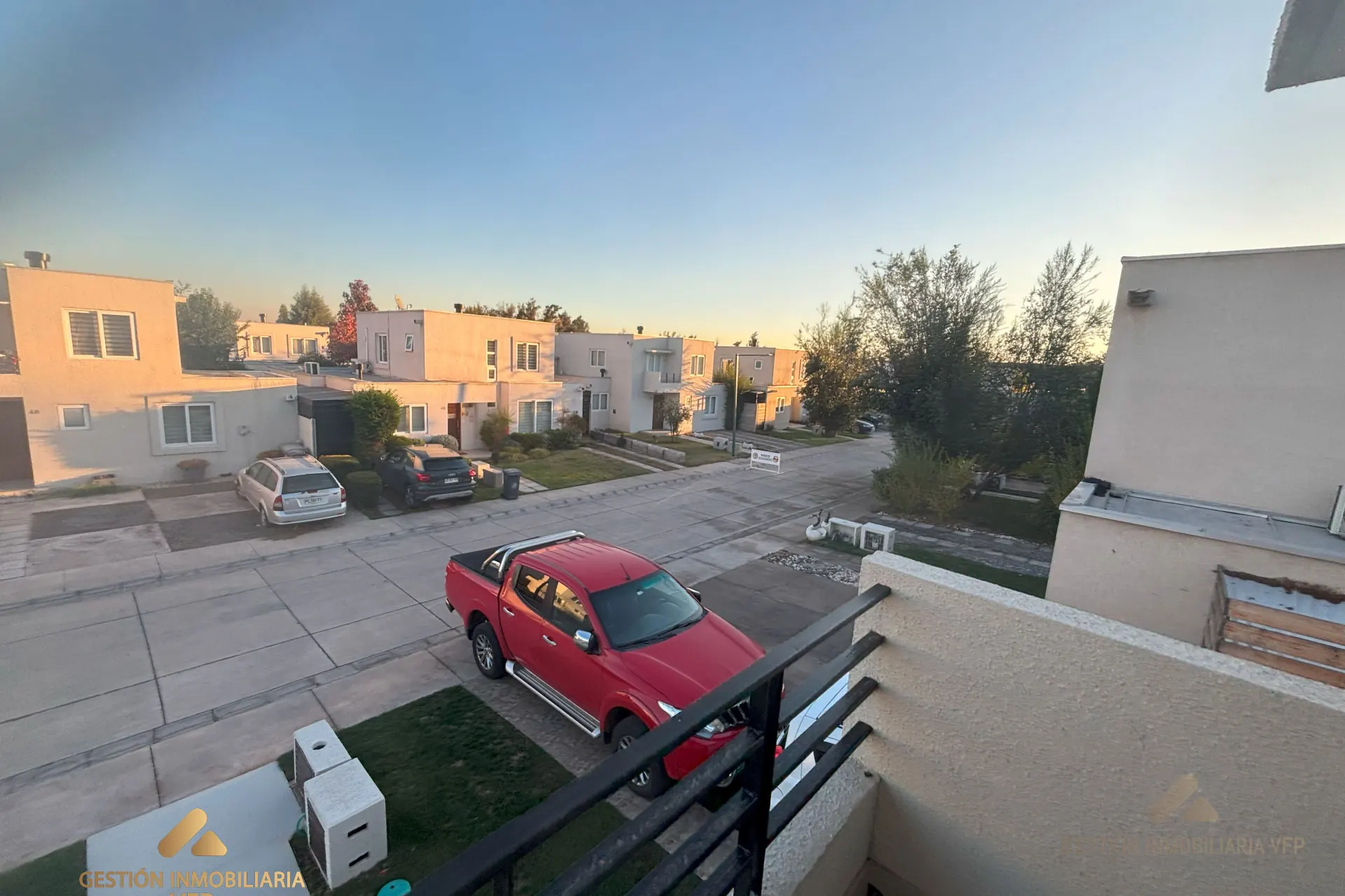 Venta Casa Mediterránea Semi Nueva Chicureo 4d3b Moderna, foto 3
