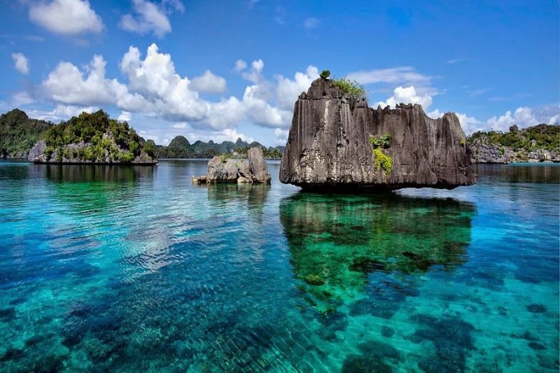 Ilhas de karst e água turquesa em Raja Ampat