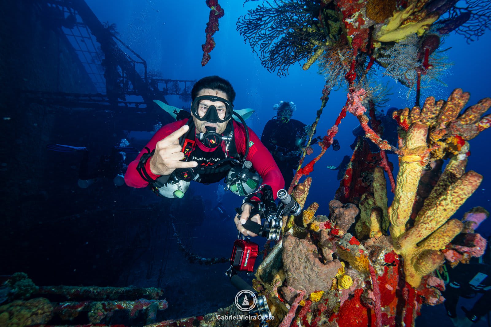 Quanto custa começar a mergulhar? Tudo o que você precisa saber (e por que o curso da Dive For Fun é completo de verdade)