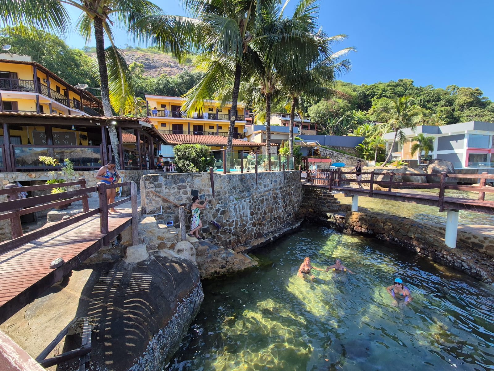 Píer e piscina natural — Recanto do Bem te Vi