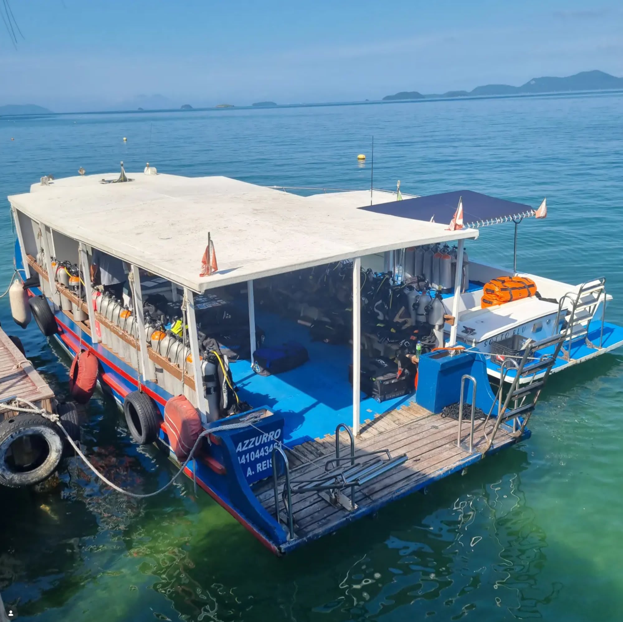 Embarcação de mergulho Angra