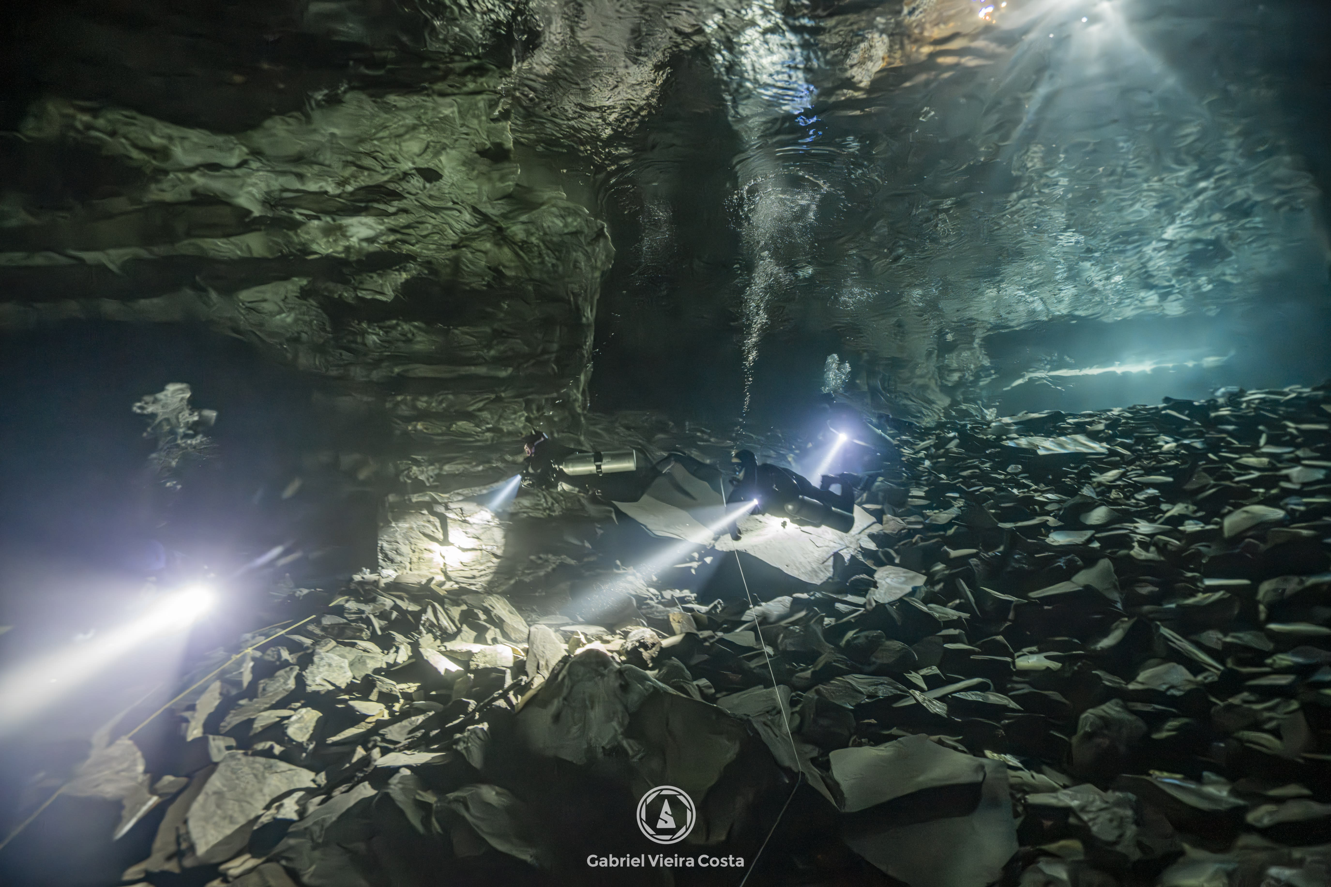 Galeria submersa da mina