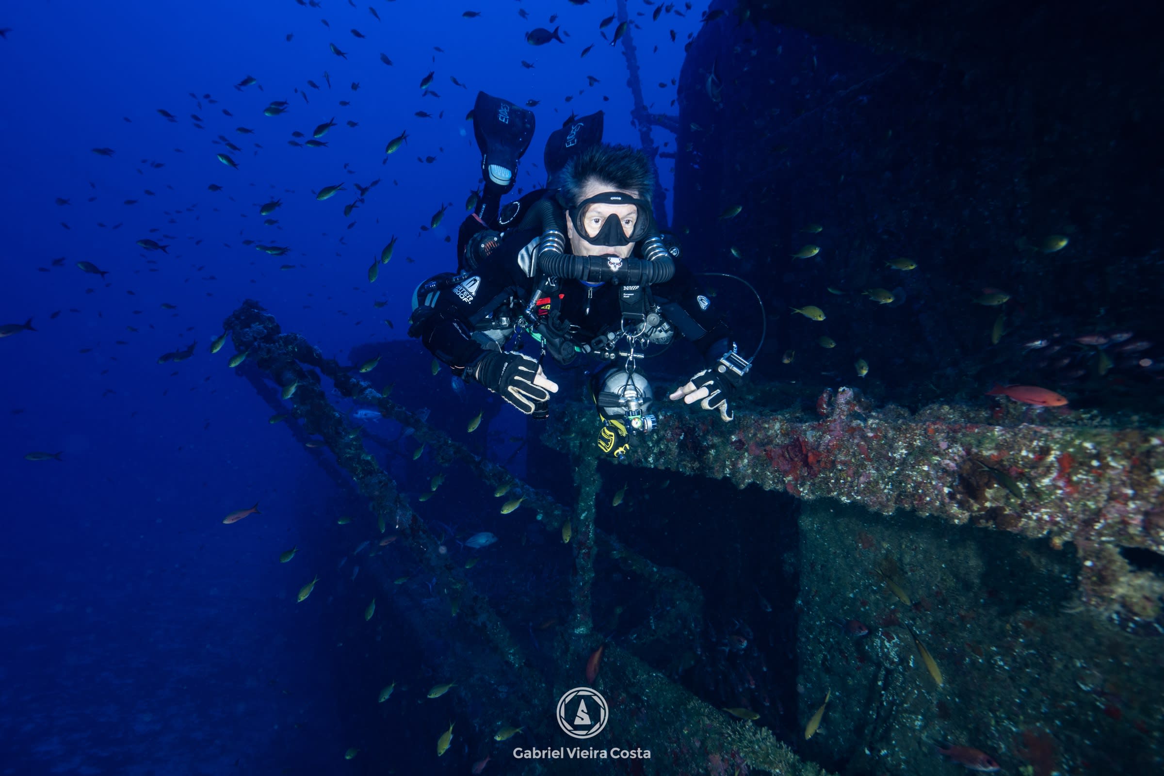 Mergulhador técnico em naufrágio em Fernando de Noronha