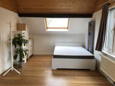 Studio met keuken en gemeenschappelijke badkamer