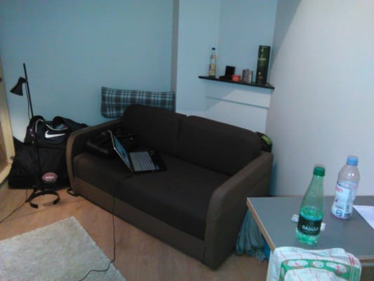 Estudio Quasi-nieuw kot (gemeubeld) te huur in hartje zavel; sablon, 5 min van Gare Central imagen 2