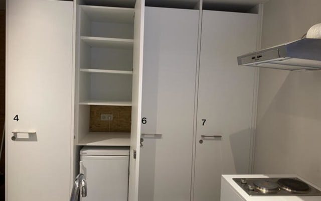 Kamer Room with shared bath/shower and shared toilet foto 1