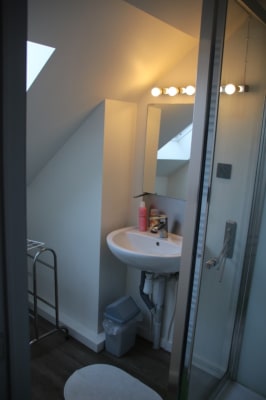 Room image 3