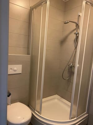Kamer Gezellig studentenhuis met gemeubelde kamers met eigen sanitair foto 3