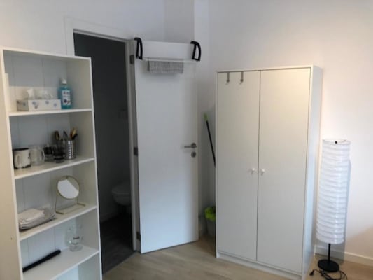 Camera Bemeubelde kamer met eigen sanitair Immagine 4