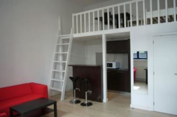 Estúdio Studio 2 (2p) Beautiful room in renovated 16th century student house in old centre of Antwerp  imagem 1