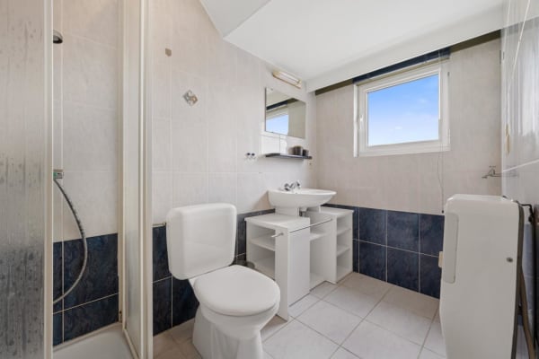 Apartamento Gemeubeld appartement met terras en autostaanplaats imagem 1