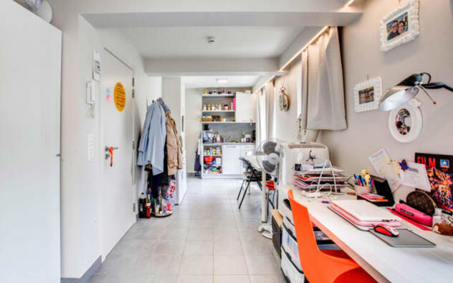 Huis Studio with private shower/bath, private toilet and private kitchen foto 1