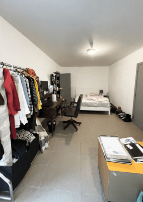 Kamer Ruim 3 slaapkamer appartement met gedeelde living en keuken foto 2
