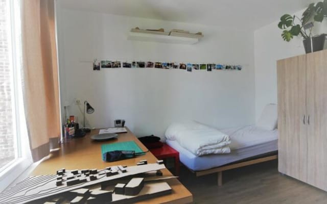 Kamer Room with shared bath/shower and shared toilet foto 1