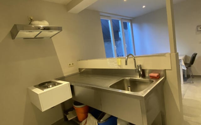 Kamer Room with shared bath/shower and shared toilet foto 2