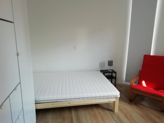 Appartement Een leuke woning in Charleroi van 75m² aan € 430 per maand foto 1
