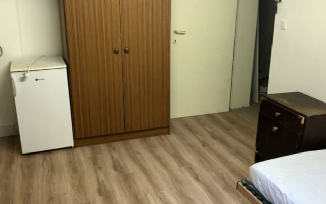 Room Room with shared bath/shower and shared toilet image 3