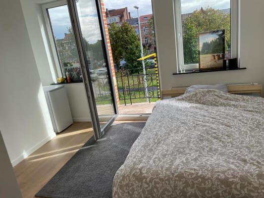 Sala Onderverhuur beschikbaar op de Naamsevest. imagem 2