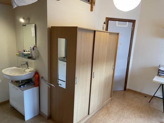 Casa très belle chambre à louer Woluwe st Lambert imagem 3