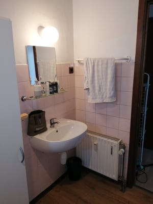 Stüdyo Superbe Studio meublé RDC entrée individuelle 100% privatif resim 1
