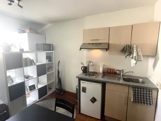 Sala Gezellige studio op het derde verdiep imagem 3