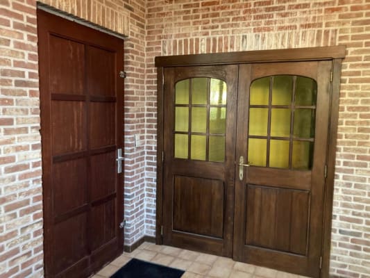 Sala Bemeubeld appartement op 70m2 met privékoer en tuin imagem 1