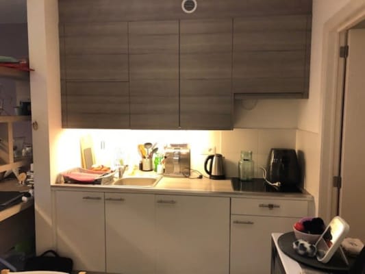 Estúdio  NIEUW EN RUSTIG APPARTEMENT AAN GROENE BINNENTUIN imagem 3